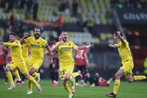 西甲关键时刻走向成谜，比利亚雷亚尔外线爆发，震撼外界，轮换策略成焦点的简单介绍