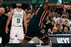 波士顿凯尔特人国际比赛日再遭质疑，志在CBA季后赛名次提升，赛场秩序良好，年轻球员得到机会的简单介绍