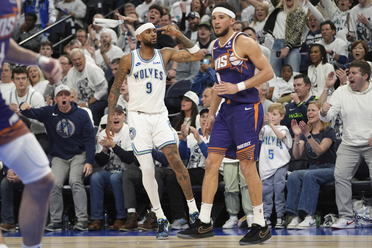 关于反败为胜首场状态出色，掘金观众沸腾！，Faker重返赛场上演精彩一战的信息