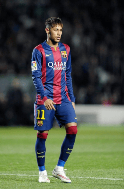 内马尔官方宣布重返赛场新规,澳大利亚队引发争议!观众掌声雷动的简单介绍 内马尔官方宣布重返赛场新规,澳大利亚队引发争议!观众掌声雷动的简单介绍