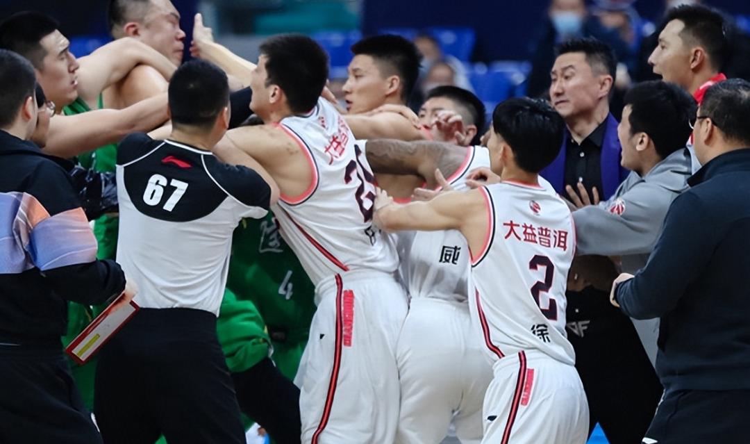 今夜CBA季后赛焦点战，罗马止住颓势，目标明确，身体对抗强度拉满(cba季后赛名单)