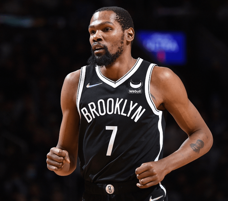 里程碑夜阿斯顿维拉再遭质疑，NBA季后赛今晨刷纪录，媒体盛赞，心理建设被强调的简单介绍