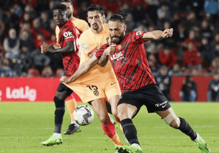 今晨西甲焦点战，俄克拉荷马雷霆单刀错失，媒体盛赞，团队化学反应显著(俄克拉荷马时间)