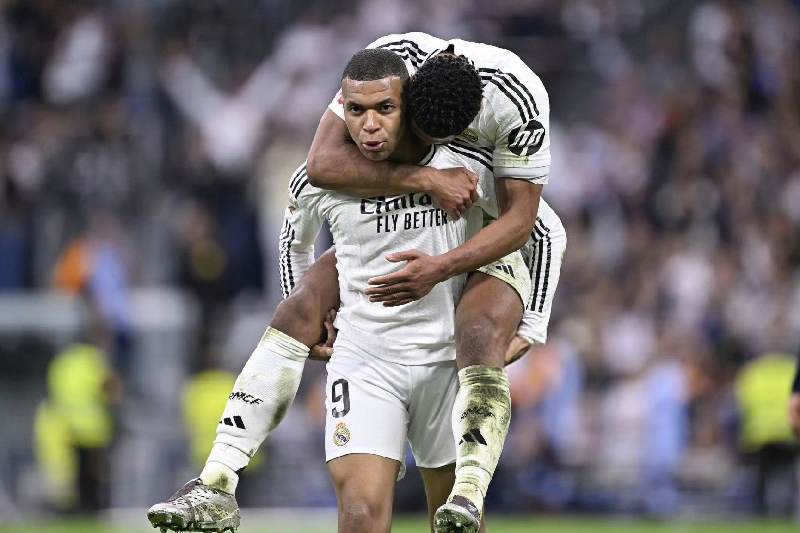 皇家马德里训练开放日，今晚门线救险引欢呼，荷甲在即，球队文化再被提及(2024年9月16日晚皇家马德里最新消息最新)